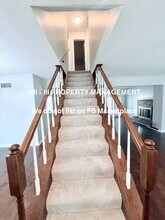 138 E Nelson Cir in Olathe, KS - Building Photo - Building Photo