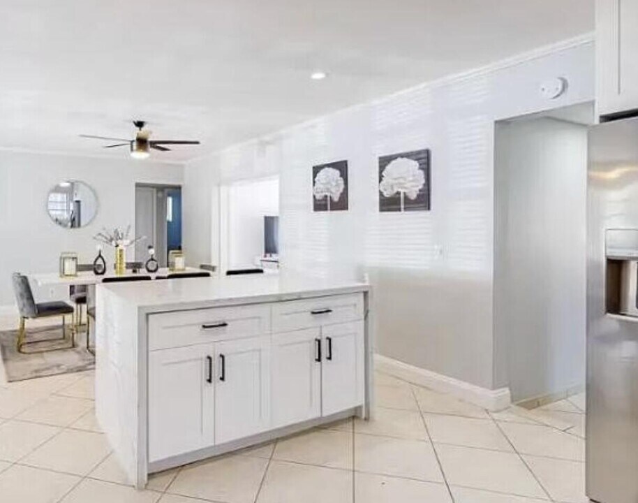 924 Johnson St in Hollywood, FL - Building Photo