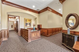445 W Blount Ave, Unit 105 in Knoxville, TN - Foto de edificio - Building Photo