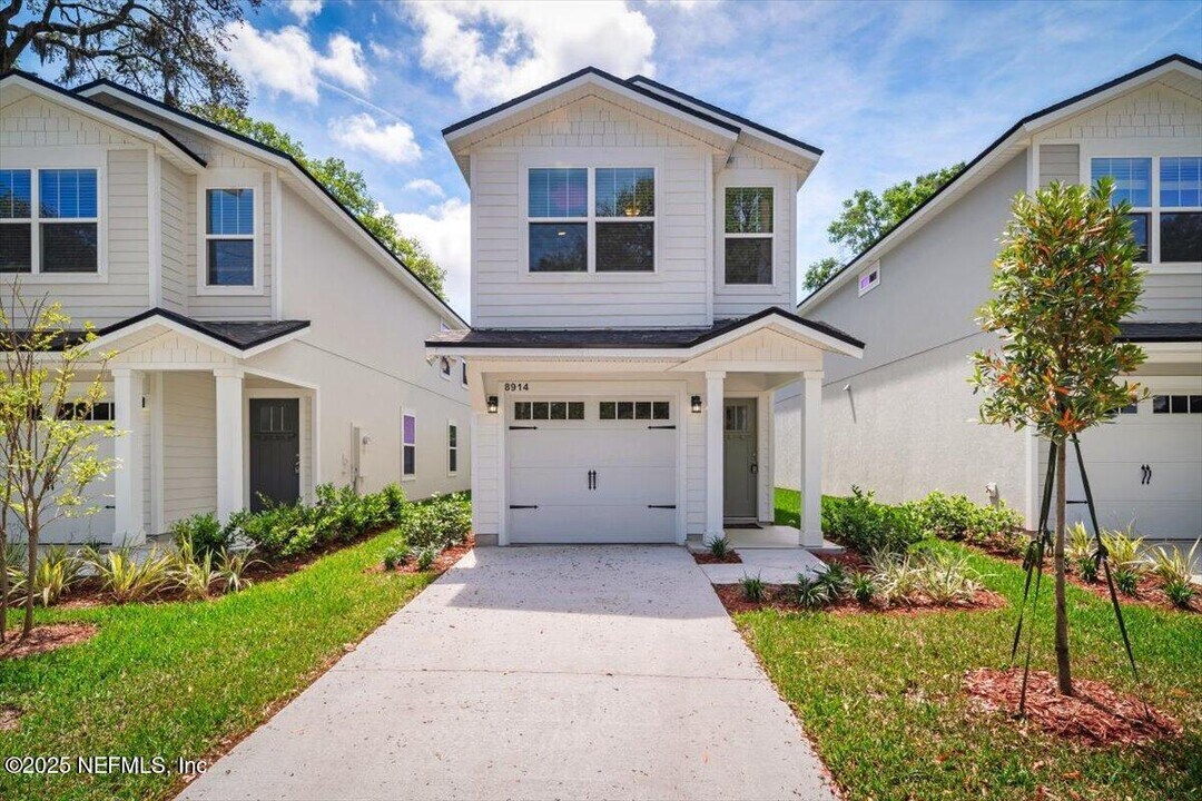 8922 Free Ave in Jacksonville, FL - Building Photo
