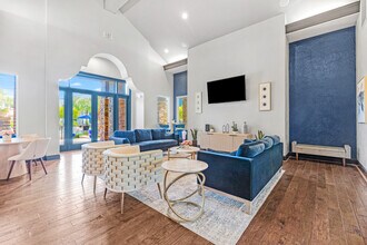 Mandalay At Shadow Lake in Houston, TX - Building Photo - Interior Photo