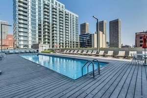 property at 659 W Randolph St