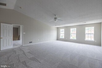 8 Mintwood Dr in Fredericksburg, VA - Building Photo - Building Photo