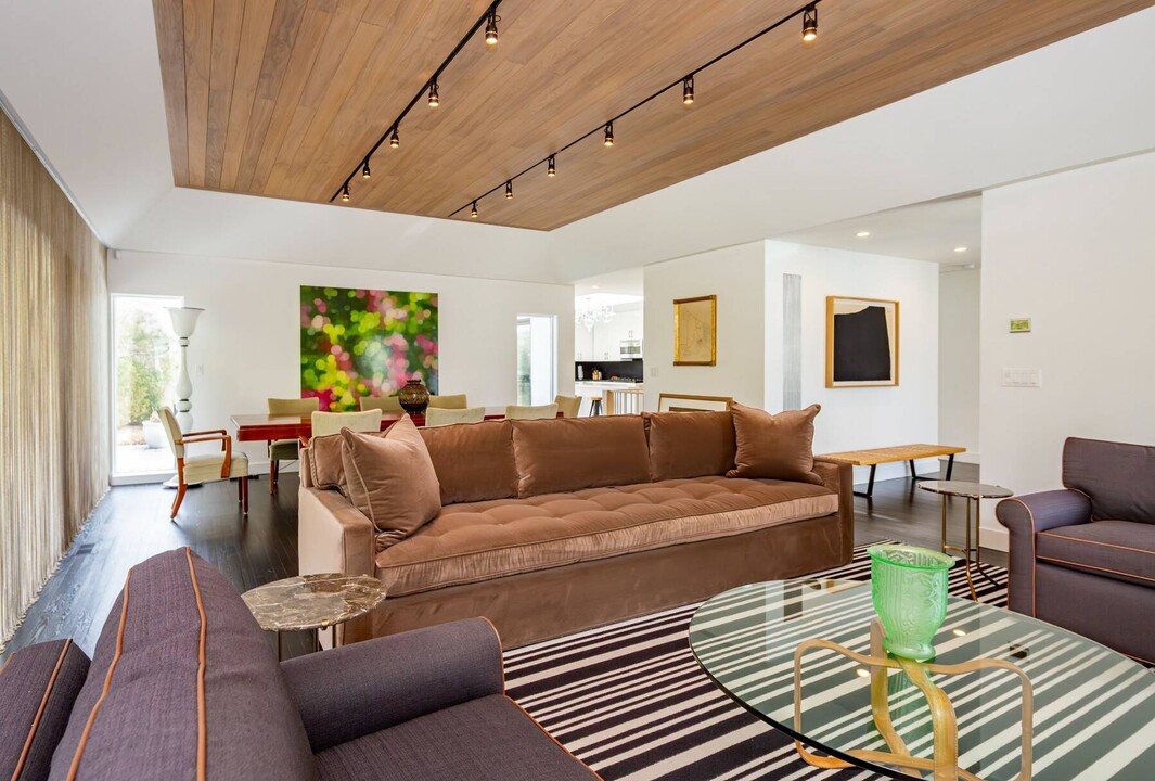 1 Reed Pond Ct in Water Mill, NY - Foto de edificio