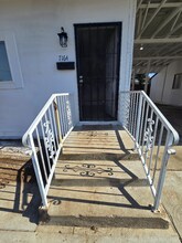 7164 N Maroa Ave in Fresno, CA - Foto de edificio - Building Photo