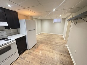 36 Sherman Ave S in Hamilton, ON - Building Photo - Building Photo