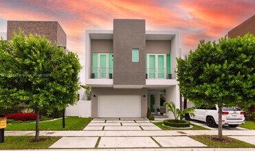 10561 NW 68th Terrace in Doral, FL - Building Photo - Building Photo
