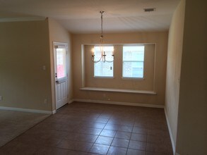 1098 Giberson Way in Buda, TX - Building Photo - Building Photo