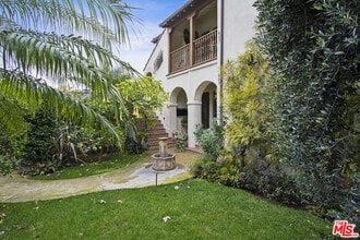 607 N Kilkea Dr in Los Angeles, CA - Building Photo - Building Photo