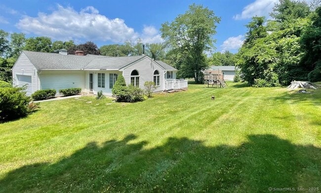 523 Overlook Dr in Orange, CT - Building Photo - Building Photo