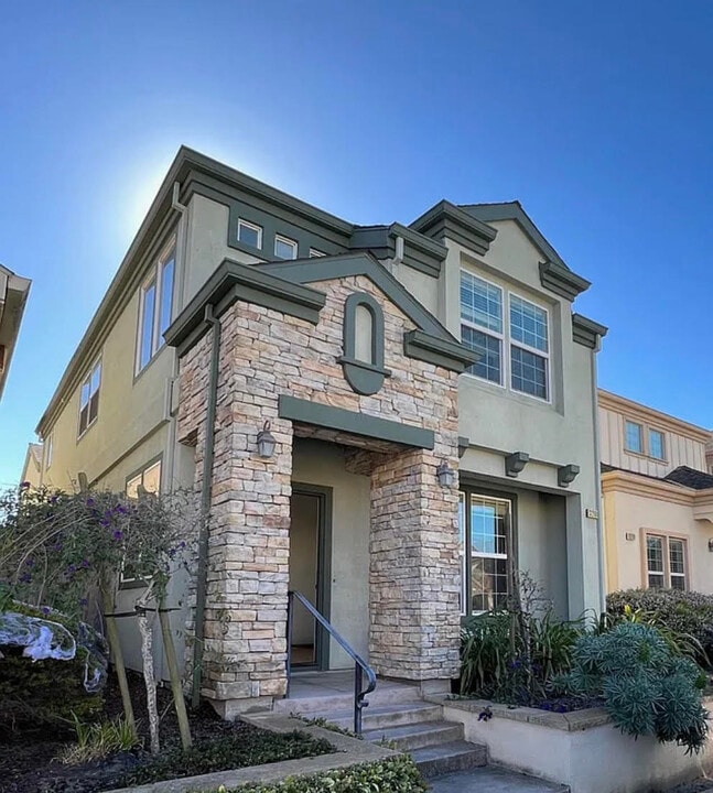 3208 Playa Ct in Marina, CA - Building Photo