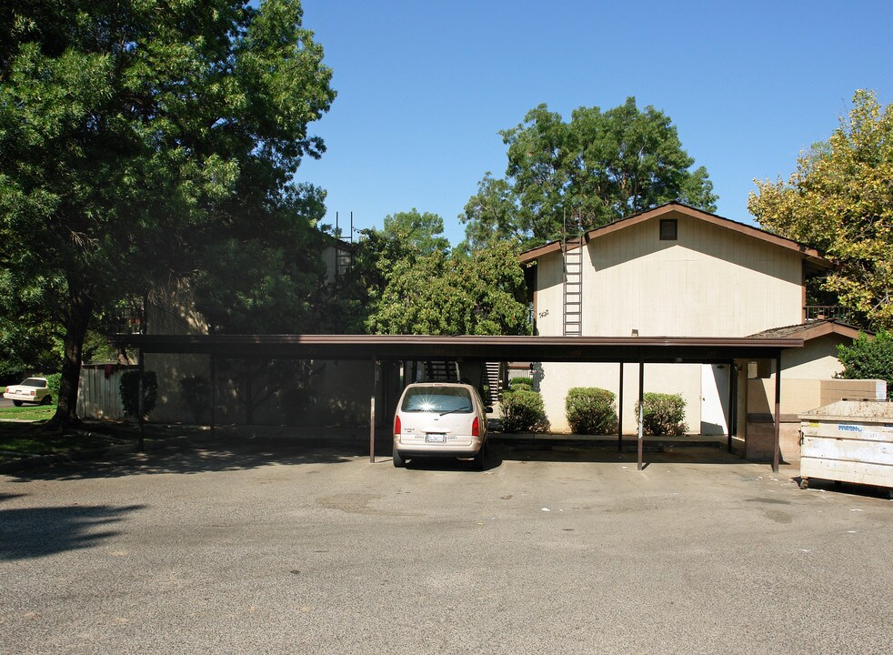 3750 N Delno Ave in Fresno, CA - Building Photo