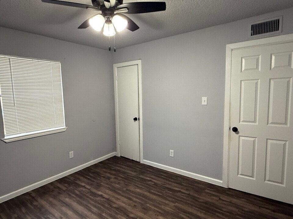 2215 N 23rd St in McAllen, TX - Building Photo