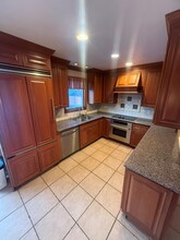 396 Chestnut Ave in East Meadow, NY - Building Photo - Building Photo