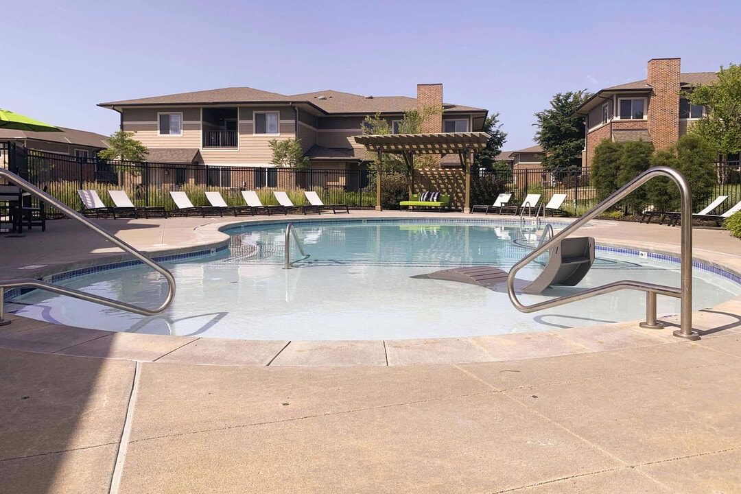 North Pointe Villas in Lincoln, NE - Foto de edificio