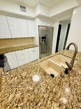 3800 N Hills Dr in Hollywood, FL - Building Photo - Building Photo