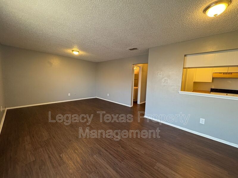 1706 Short St in Cleburne, TX - Foto de edificio
