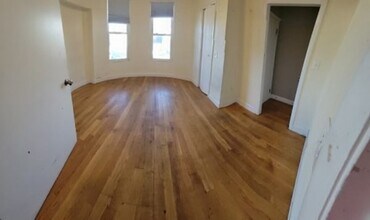 34 Chestnut St-Unit -5 in Wakefield, MA - Building Photo - Building Photo