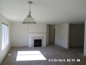 211 Churchill Downs St SE in Albany, OR - Building Photo - Building Photo
