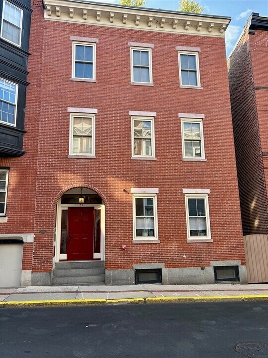 33 Winthrop St in Boston, MA - Foto de edificio