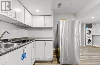 203 Commercial St in Welland, ON - Building Photo - Building Photo