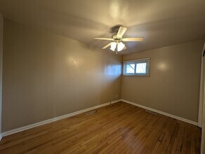 4230 Lindley St in Downers Grove, IL - Foto de edificio - Building Photo