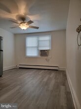 226 Long Ln in Upper Darby, PA - Building Photo - Building Photo