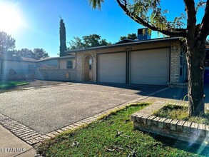 10942 Miller Barber Dr in El Paso, TX - Building Photo - Building Photo