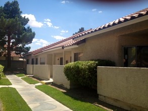 Rainbow Gardens in Las Vegas, NV - Foto de edificio - Building Photo