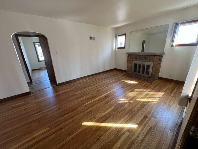 5050 N 57th St in Milwaukee, WI - Foto de edificio - Building Photo