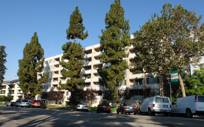 Lafayette Park Towers Condominiums in Los Angeles, CA - Foto de edificio - Building Photo