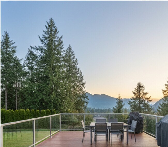 2159 Kirkstone Rd in North Vancouver, BC - Building Photo - Building Photo