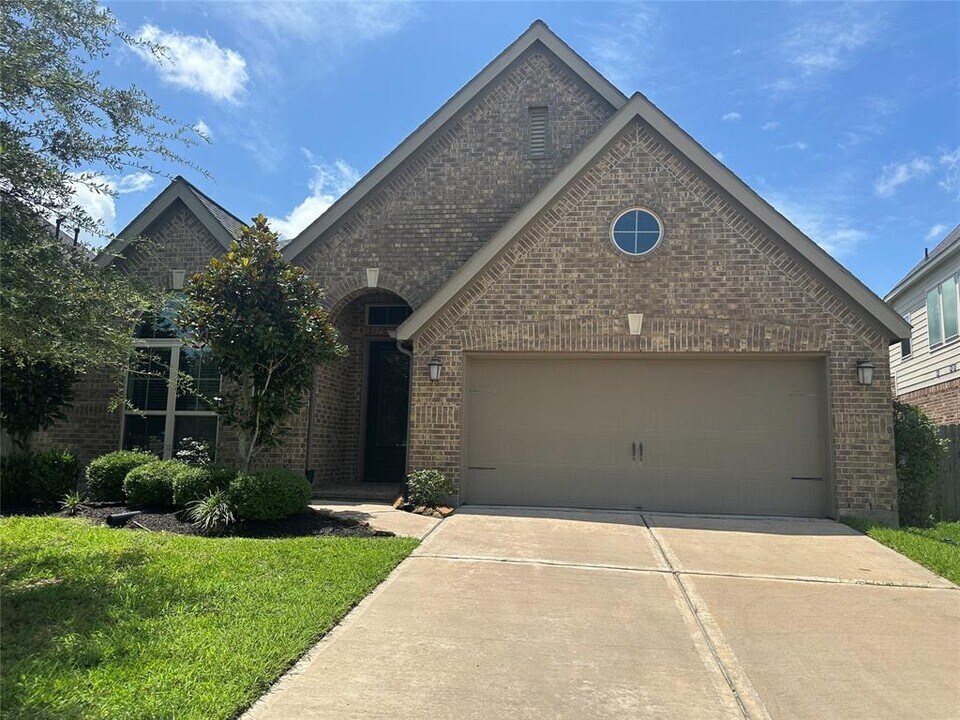 3319 Sky Run Ct in Missouri City, TX - Building Photo