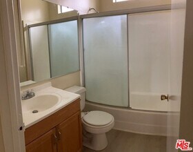 910 S Kingsley Dr in Los Angeles, CA - Building Photo - Building Photo
