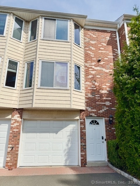 property at 1611 Washington Blvd