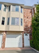 1611 Washington Blvd in Stamford, CT - Building Photo - Building Photo