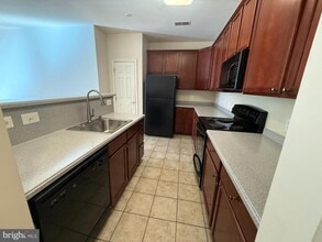 10205 Wincopin Cir in Columbia, MD - Building Photo - Building Photo