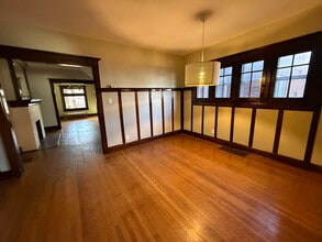 963 Woodruff Pl W Dr in Indianapolis, IN - Building Photo - Building Photo