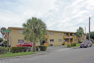 4385 NW 9th St Apartamentos