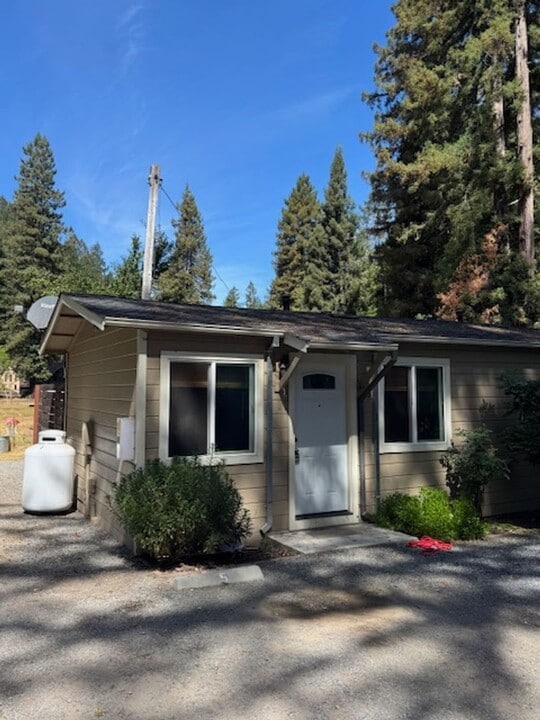 10381 CA-116 in Forestville, CA - Building Photo