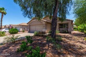 13861 W Elm St in Surprise, AZ - Building Photo - Building Photo