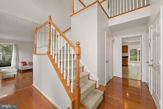 14429 Stonebridge View Dr in North Potomac, MD - Foto de edificio - Building Photo