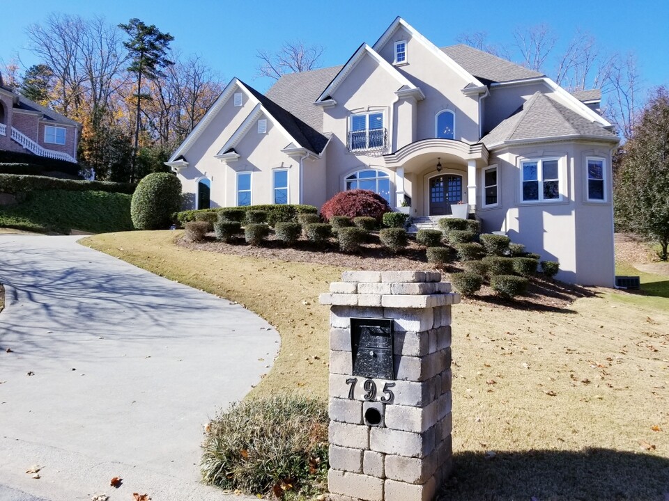 795 Oak Trail Dr in Marietta, GA - Building Photo