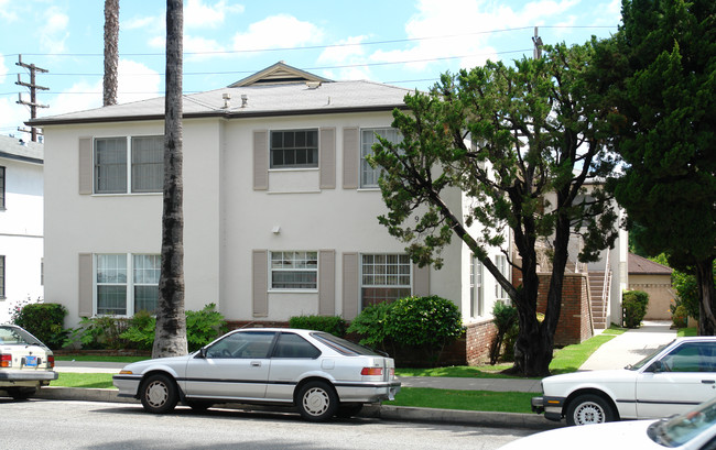 932 W Glenoaks Blvd in Glendale, CA - Foto de edificio - Building Photo