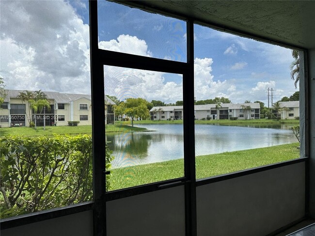 property at 960 N Franklin Ave