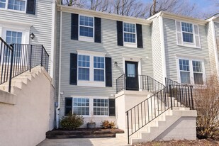 8906 Chesapeake Lighthouse Dr in North Beach, MD - Building Photo