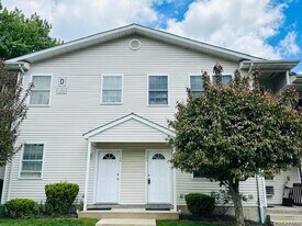 127 Pipetown Hill Rd in Nanuet, NY - Building Photo