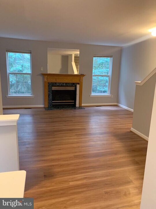 4336 Sutler Hill Square in Fairfax, VA - Building Photo