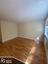 563 W Arlington Pl, Unit #555-204 in Chicago, IL - Building Photo - Building Photo