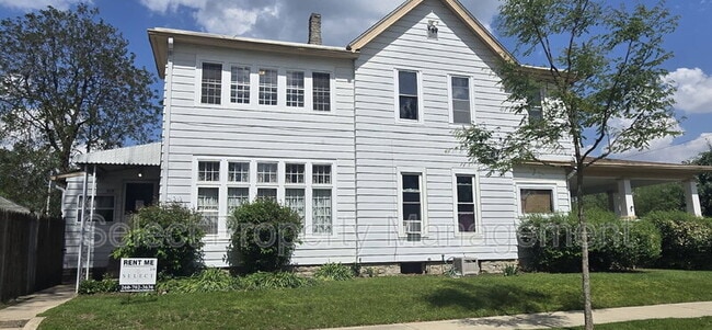 property at 912 Loree St